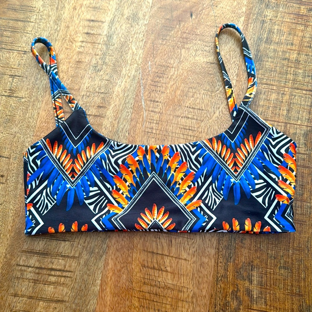 Pretty little thing, colored bikini top. Size S